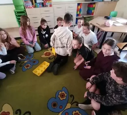 Matematyczny „Ukryty Skarb” – świetlica zamieniła się w plac zabaw dla logicznego myślenia