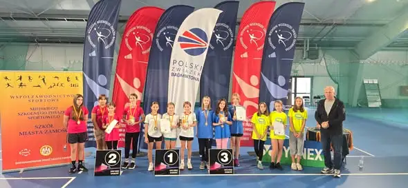 Cztery drużyny z zamojskiej szkoły z awansem w badmintonie