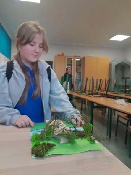 Szóstoklasiści z Zamościa zbudowali „Most wartości” na podstawie lektury