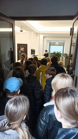 Uczniowie z Krasnobrodu zwiedzili Sejm i Senat na zaproszenie senatora Jerzego Chróścikowskiego