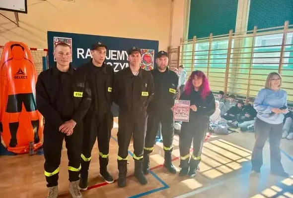 Zwierzyniec: uczniowie i strażacy razem bili rekord w resuscytacji
