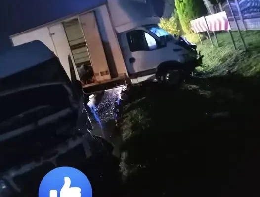 Kolizja dwóch samochodów dostawczych w Wolicy Śniatyckiej – akcja służb