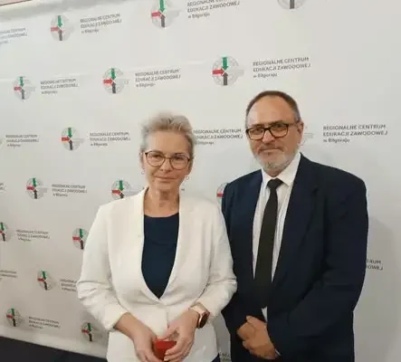Nauczyciele ze Szkoły Podstawowej nr 3 w Zamościu odznaczeni Medalem Komisji Edukacji Narodowej