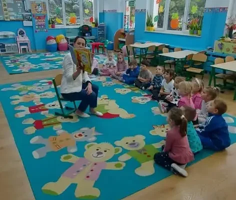 Przedszkolaki ze Szczebrzeszyna wysłuchały książki o dzieleniu się